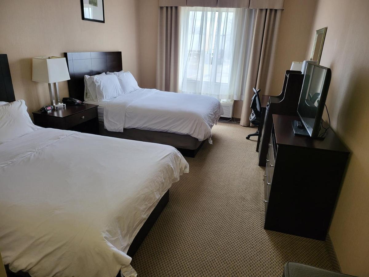 Holiday Inn Express Hotel & Suites Tipp City By Ihg Exterior photo