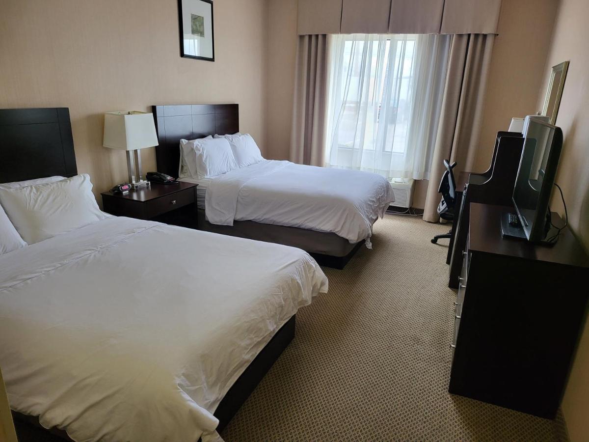 Holiday Inn Express Hotel & Suites Tipp City By Ihg Exterior photo