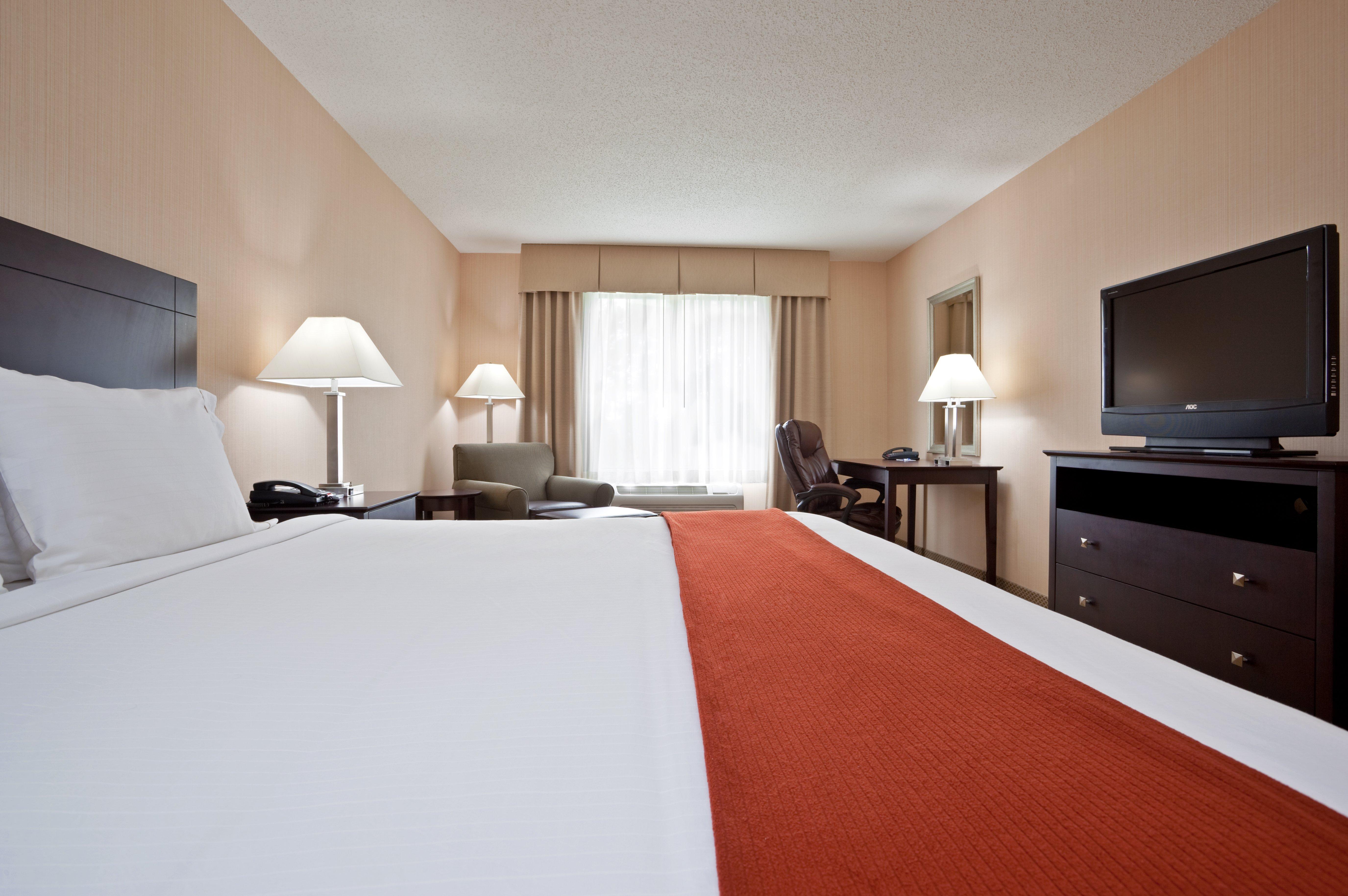 Holiday Inn Express Hotel & Suites Tipp City By Ihg Exterior photo