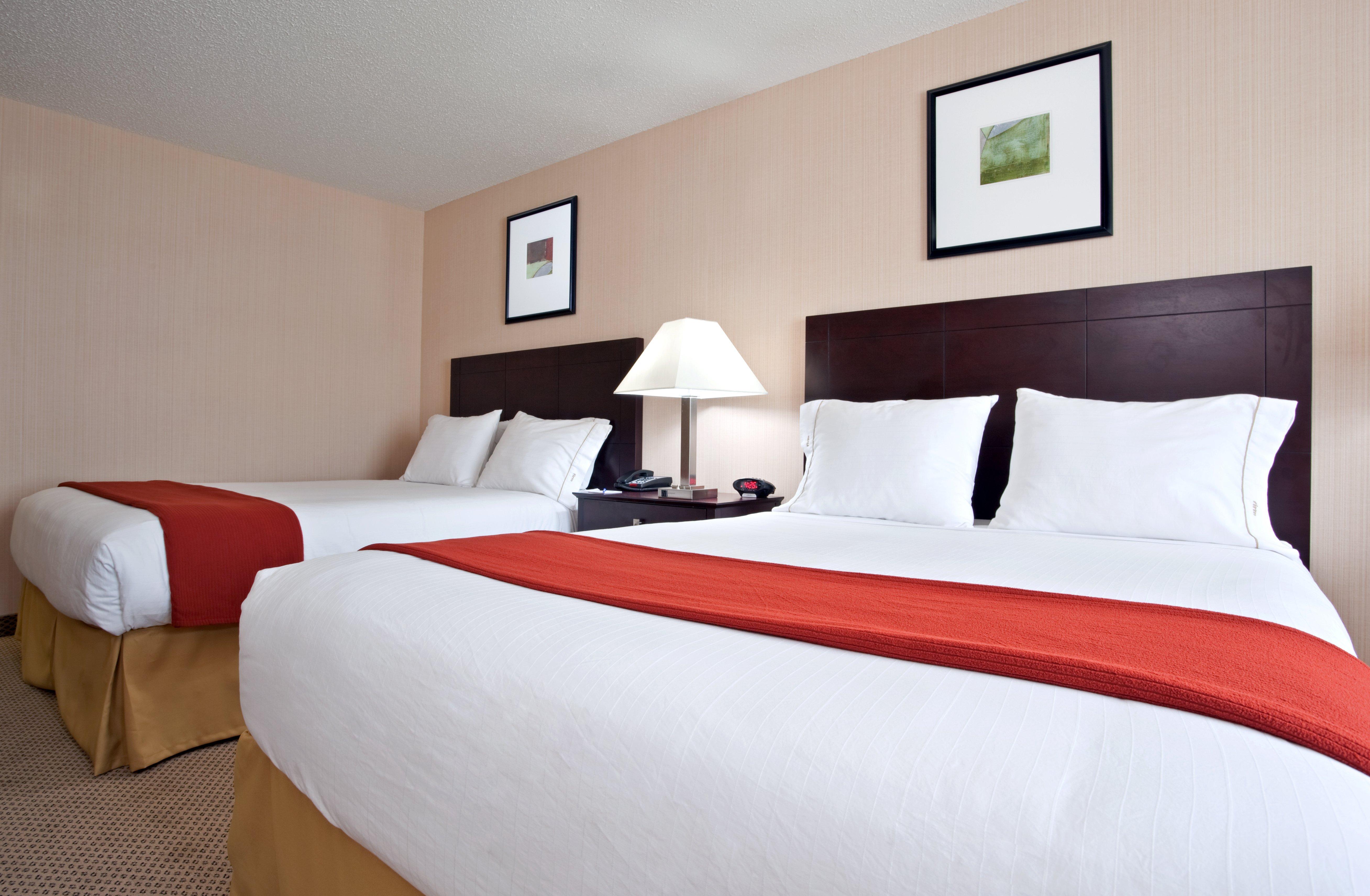 Holiday Inn Express Hotel & Suites Tipp City By Ihg Exterior photo